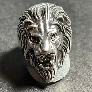Sterling silver lion ring size 10